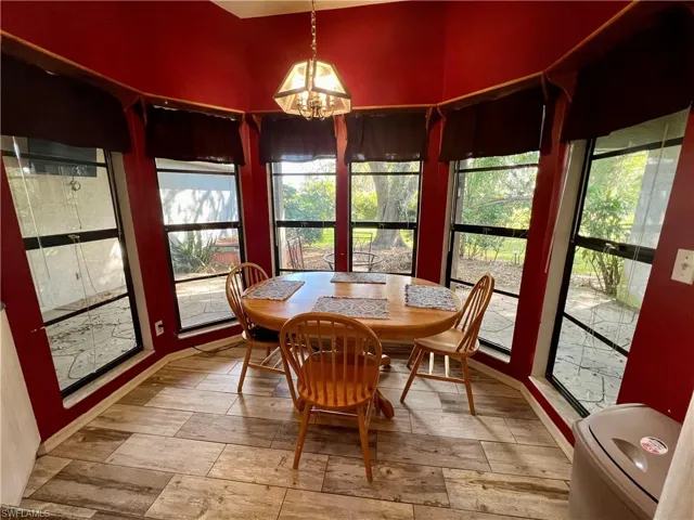 Eat in kitchen area