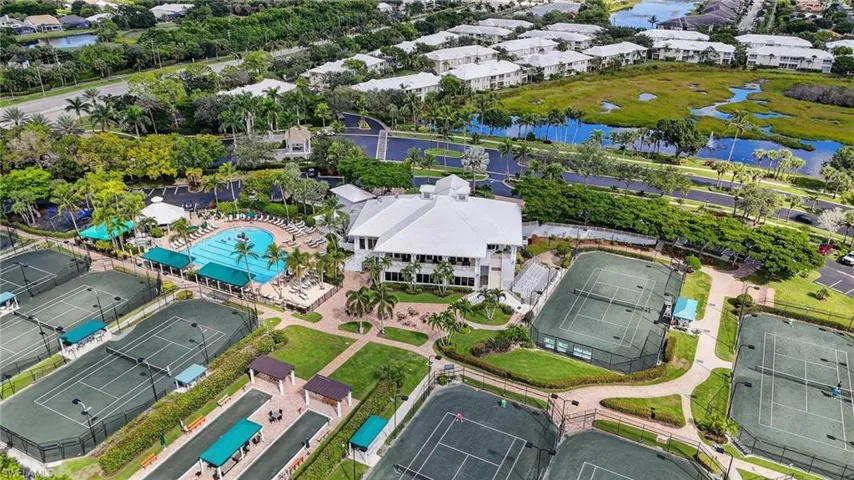 12 Clay Tennis Courts