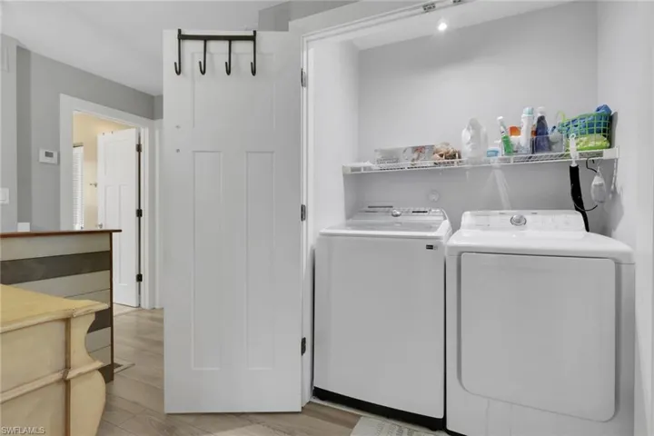 Washer/Dryer upstairs