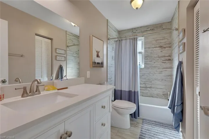 Updated guest bathroom on the second floor