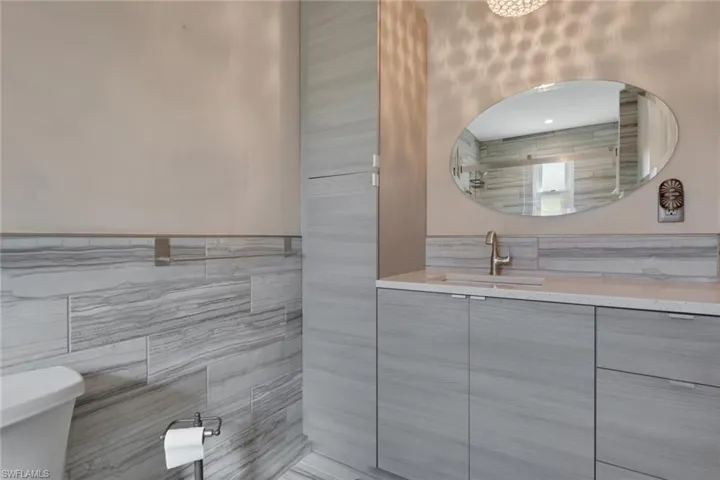 Beautifully updated master bathroom