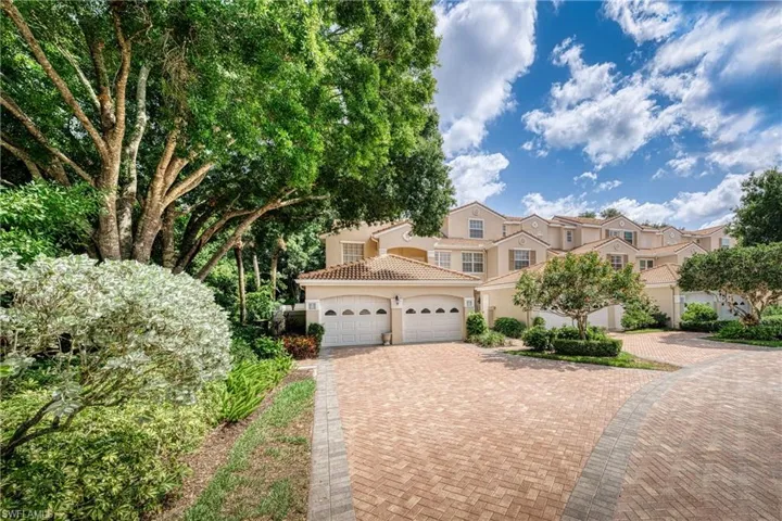 8390  Excalibur  CIR, Naples, FL 34108