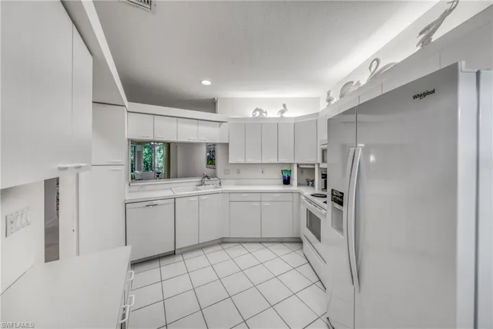 8390  Excalibur  CIR, Naples, FL 34108
