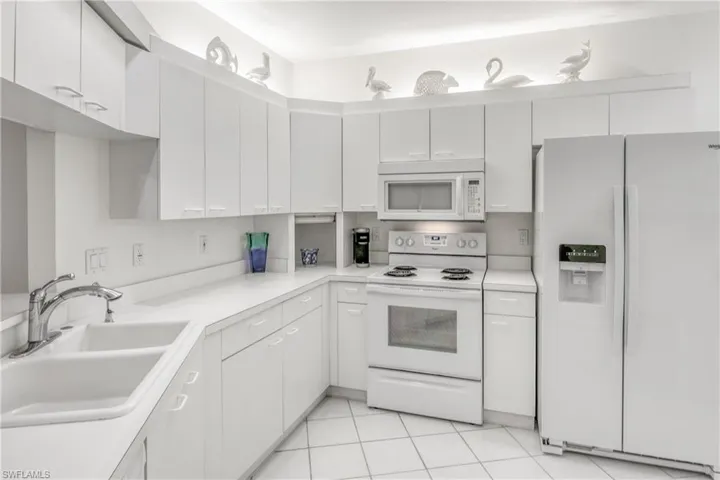 8390  Excalibur  CIR, Naples, FL 34108