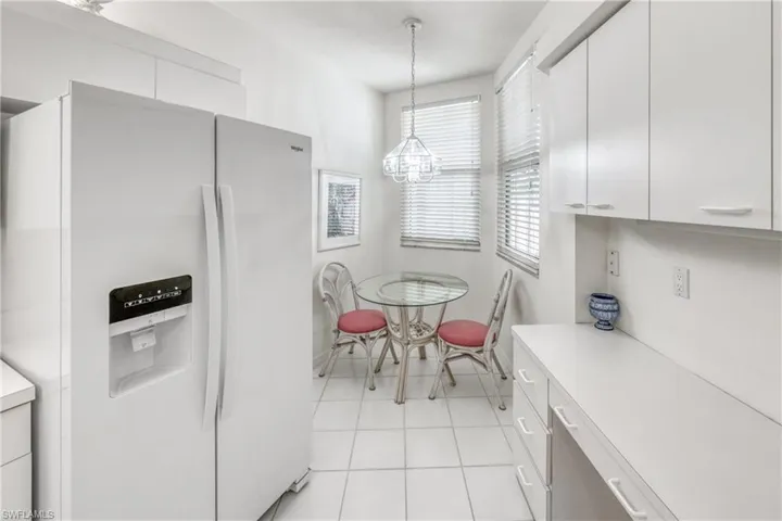 8390  Excalibur  CIR, Naples, FL 34108