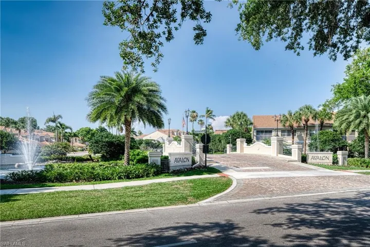 8390  Excalibur  CIR, Naples, FL 34108