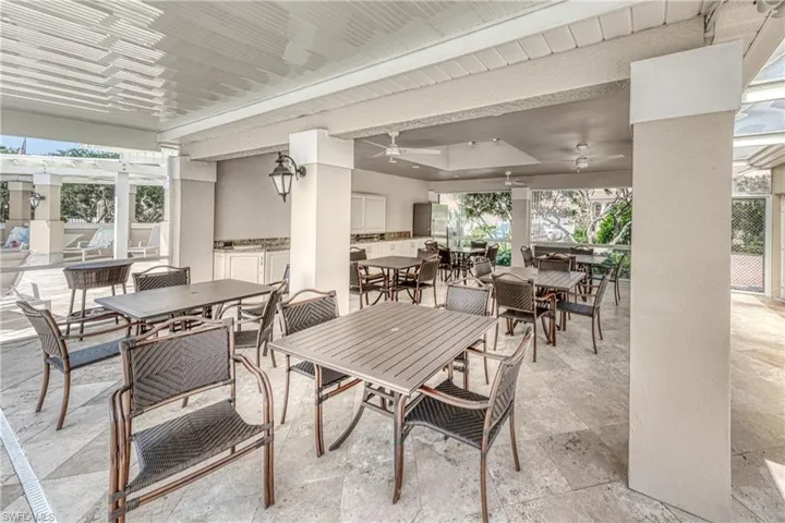 8390  Excalibur  CIR, Naples, FL 34108