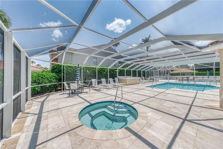 8390  Excalibur  CIR, Naples, FL 34108