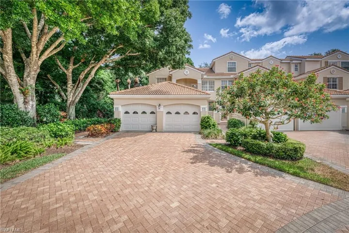 8390  Excalibur  CIR, Naples, FL 34108