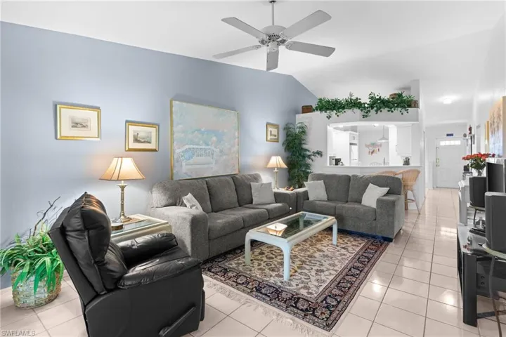 864 Gulf Pavilion Dr 202, Naples, Florida 34108