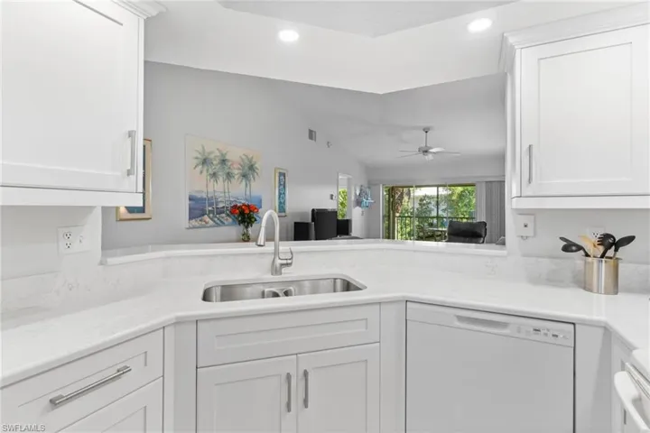 864 Gulf Pavilion Dr 202, Naples, Florida 34108