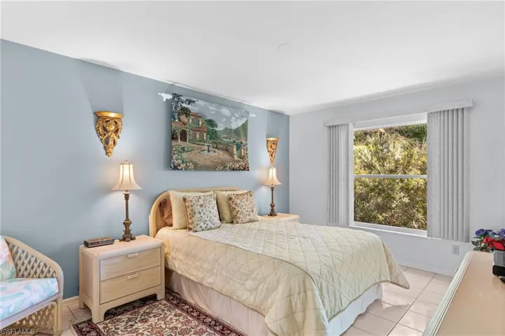 864 Gulf Pavilion Dr 202, Naples, Florida 34108