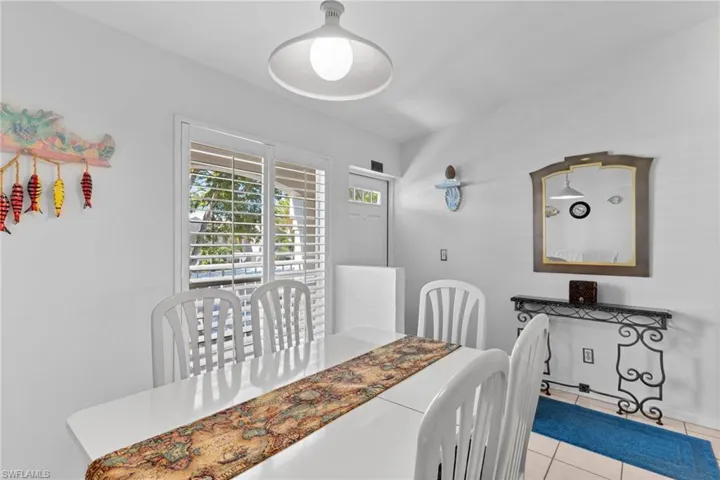 864 Gulf Pavilion Dr 202, Naples, Florida 34108