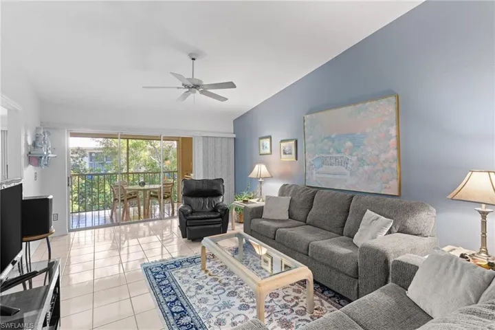 864 Gulf Pavilion Dr 202, Naples, Florida 34108