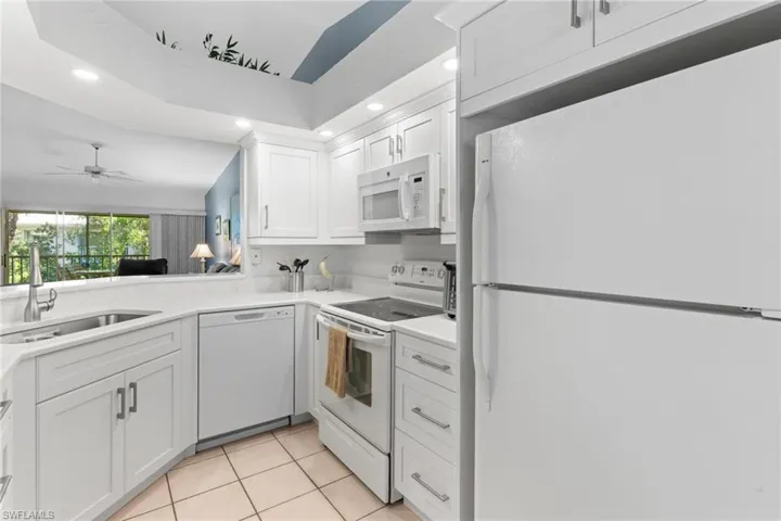 864 Gulf Pavilion Dr 202, Naples, Florida 34108