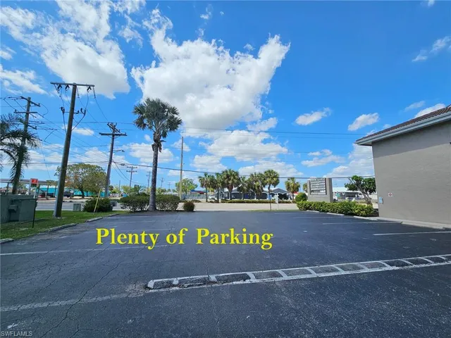 923  Del Prado S BLVD, Cape Coral, FL 33990