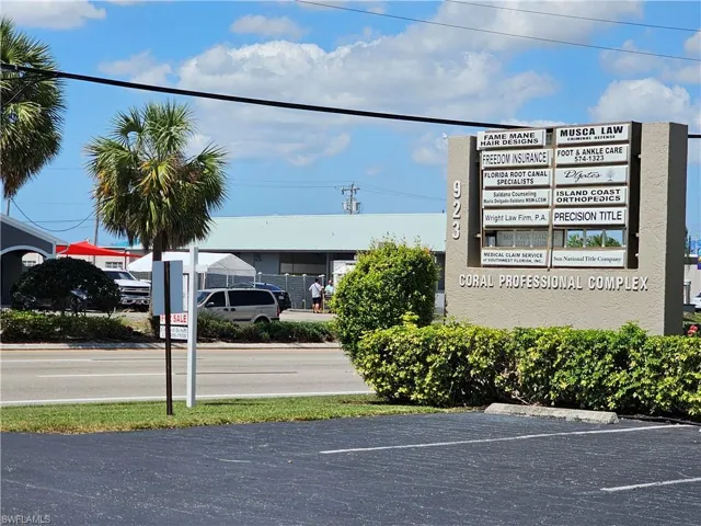 923  Del Prado S BLVD, Cape Coral, FL 33990
