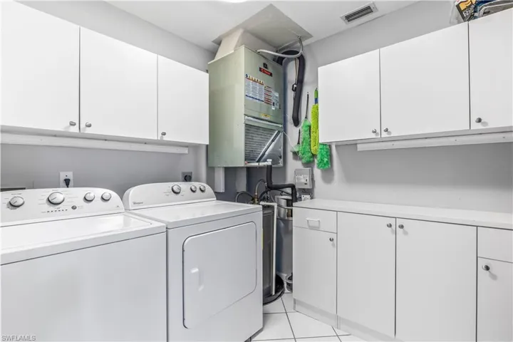 473  Gabriel  CIR, Naples, FL 34104