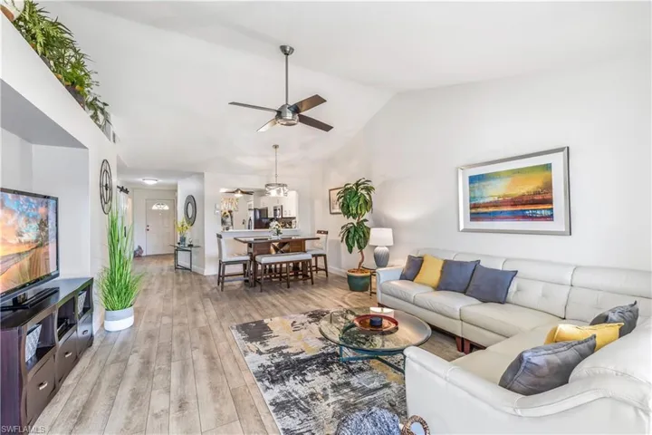 473  Gabriel  CIR, Naples, FL 34104