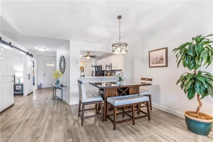 473  Gabriel  CIR, Naples, FL 34104