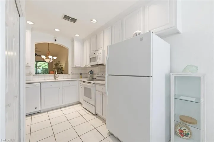 7780 Woodbrook Cir 2703, Naples, Florida 34104