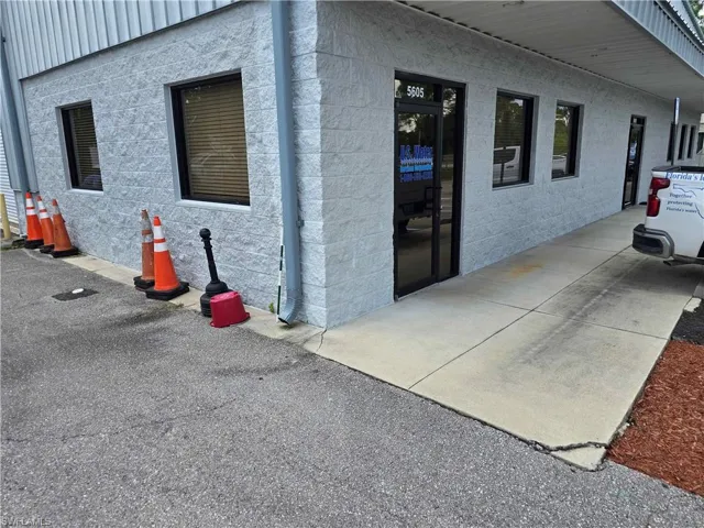 5605 2nd St W, Lehigh Acres, Florida 33971