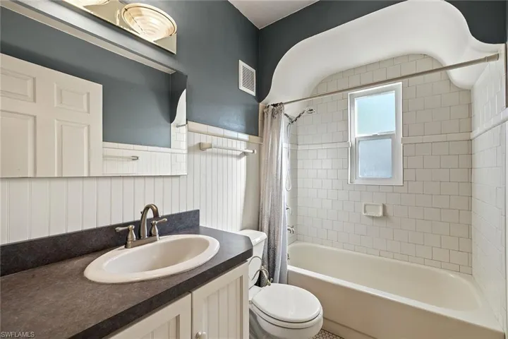 1st Floor Bathroom