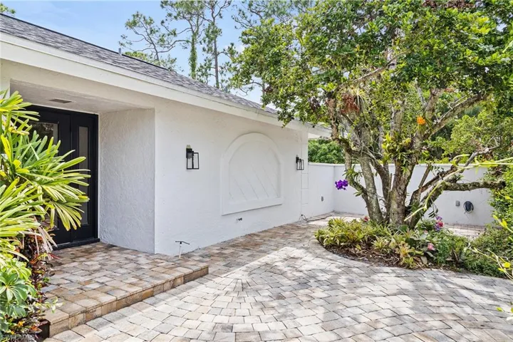13863  Pine Villa  LN, Fort Myers, FL 33912