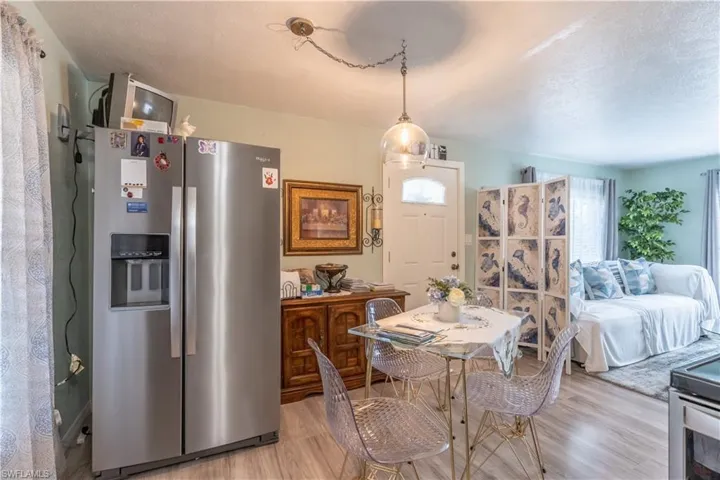Eat-in Kitchen / Dining Area