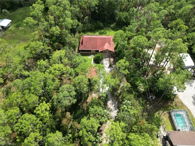 Birds eye view of property