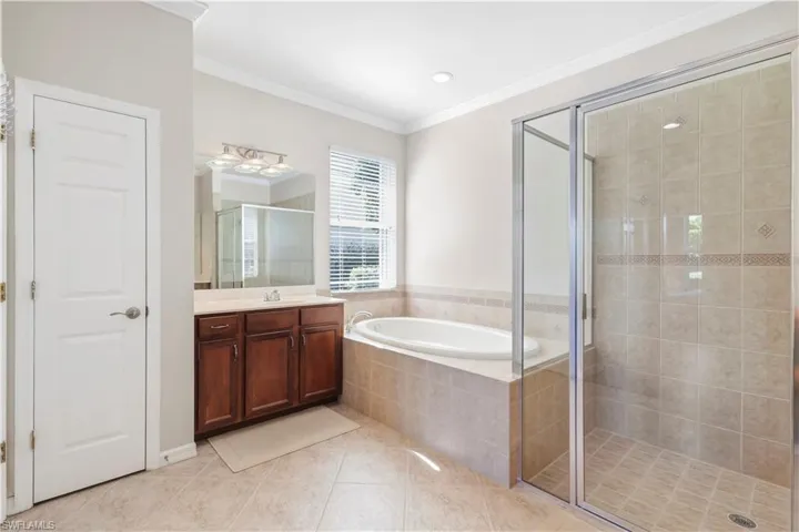 En-Suite Master Bathroom