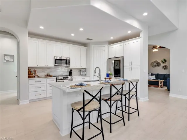 6096 Dogleg Dr, Naples, Florida 34113
