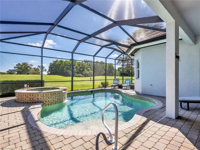 6096 Dogleg Dr, Naples, Florida 34113