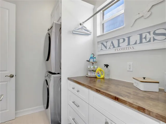 6096 Dogleg Dr, Naples, Florida 34113