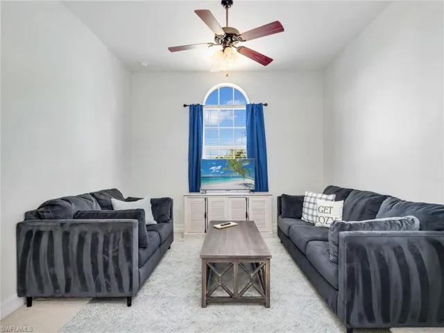 6096 Dogleg Dr, Naples, Florida 34113