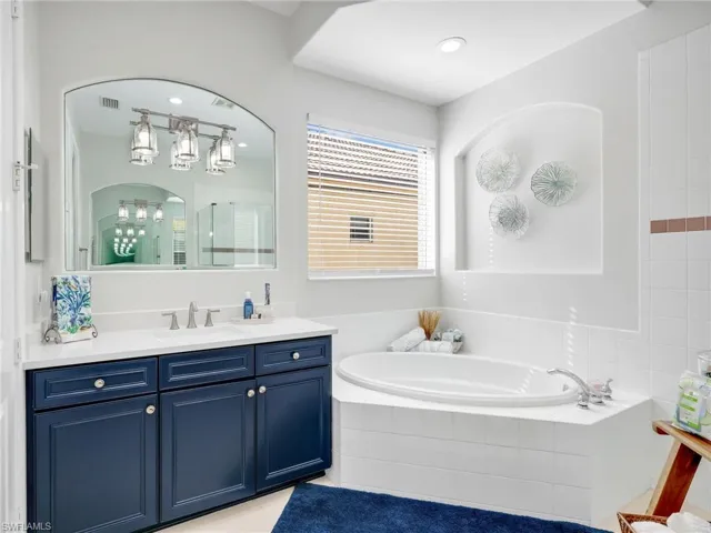 6096 Dogleg Dr, Naples, Florida 34113