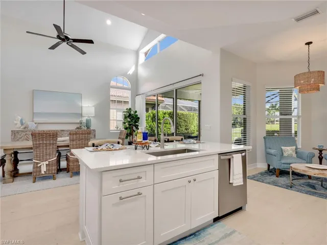 6096 Dogleg Dr, Naples, Florida 34113
