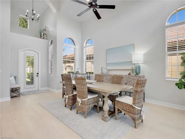 6096 Dogleg Dr, Naples, Florida 34113
