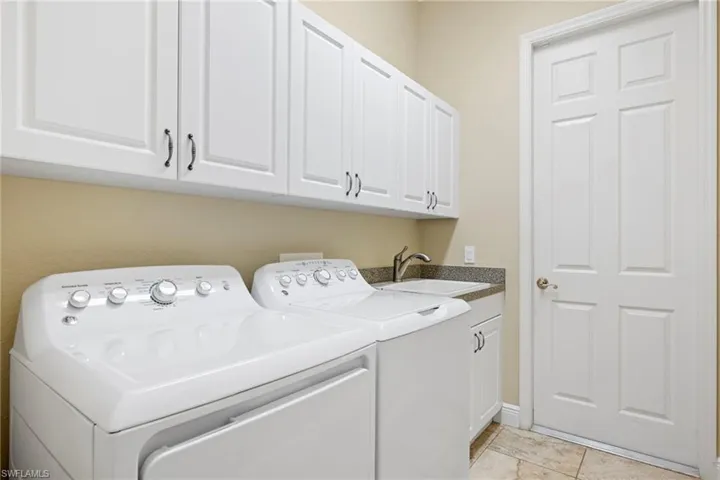 4901 Sw 27th Pl, Cape Coral, Florida 33914