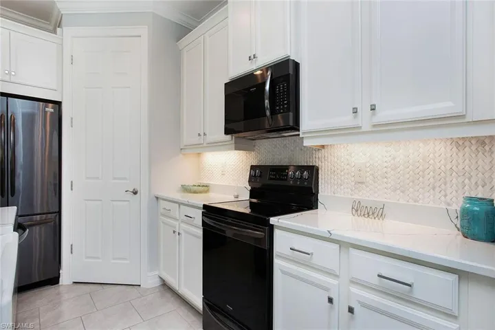 14551  Topsail  DR, Naples, FL 34114