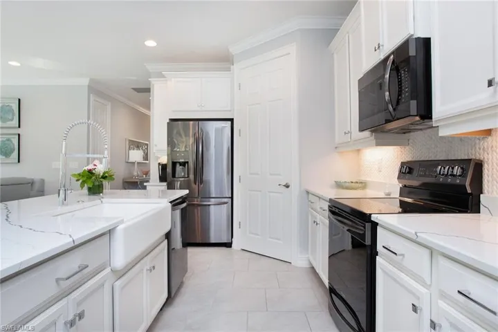 14551  Topsail  DR, Naples, FL 34114