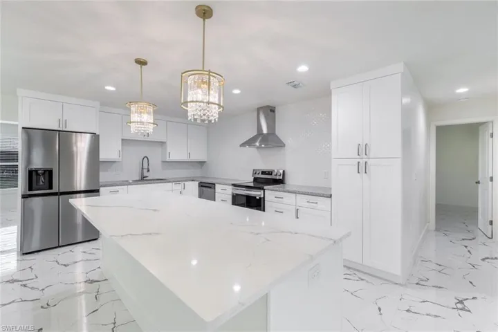 6031 Macbeth Ln, Fort Myers, Florida 33908