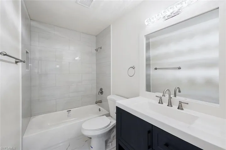 6031 Macbeth Ln, Fort Myers, Florida 33908