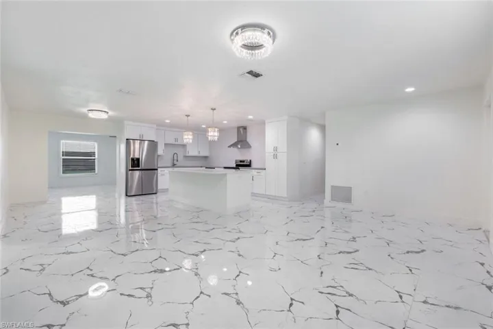 6031 Macbeth Ln, Fort Myers, Florida 33908