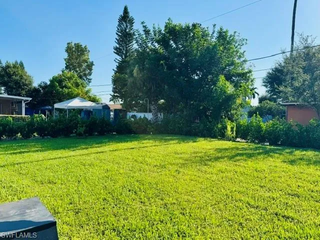 2142 55th Ter Sw B, Naples, Florida 34116