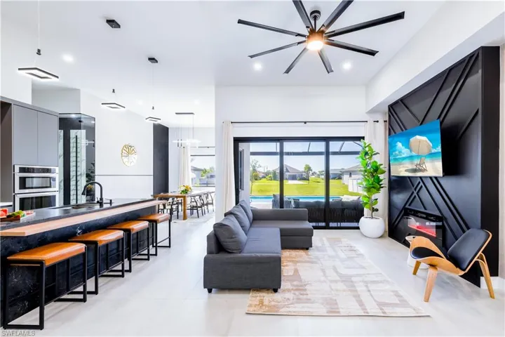 10 Sw 33rd Pl, Cape Coral, Florida 33991