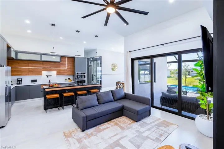 10 Sw 33rd Pl, Cape Coral, Florida 33991