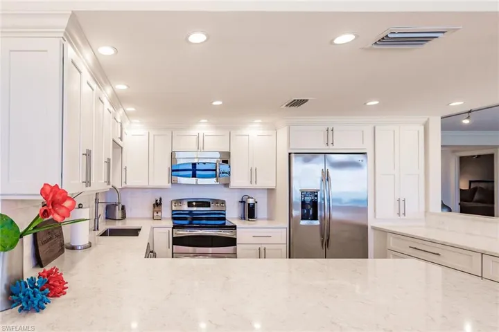 9375  Gulf Shore  DR, Naples, FL 34108