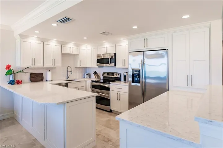 9375  Gulf Shore  DR, Naples, FL 34108