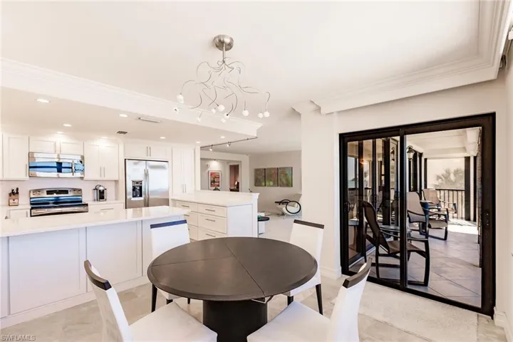 9375  Gulf Shore  DR, Naples, FL 34108